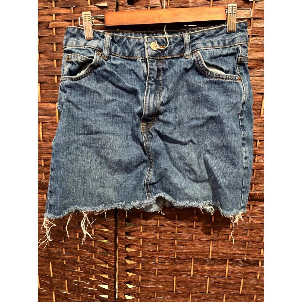 Topshop Moto Denim Mini Skirt 6 Blue Frayed Hem Jean Skirt Women's Size 6
